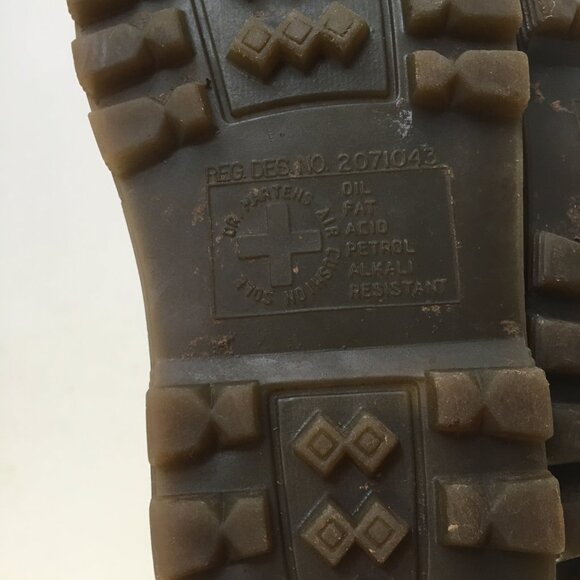 Dr. Martens Air Wair Boots Patent Leather Youth Sz 11 Black Doc Martens England - Picture 11 of 13